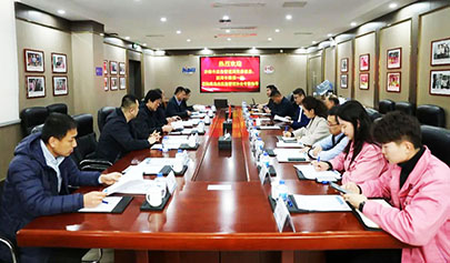 峻?？偨?jīng)理孫藝向濟(jì)南市應(yīng)急局魏強(qiáng)副局長數(shù)說應(yīng)急
